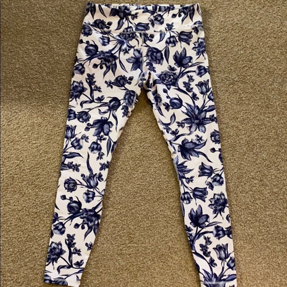 EUC Fabletics Leggings